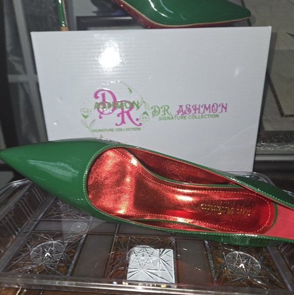 Dr. Ashmon Signature Collection (Red & Crystal Stones Bottom) Style: Green Glitz - Picture 3 of 16
